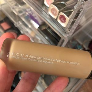 BECCA Aqua Luminous Perfecting Foundation